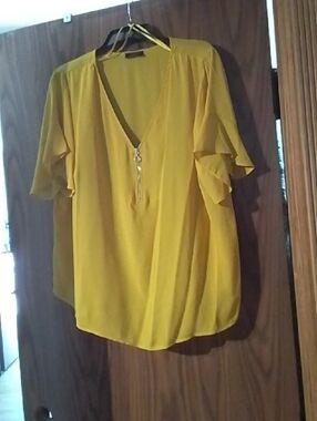 Papaya Magnolia Yellow V-Neck Zip Flutter Sleeve Blouse